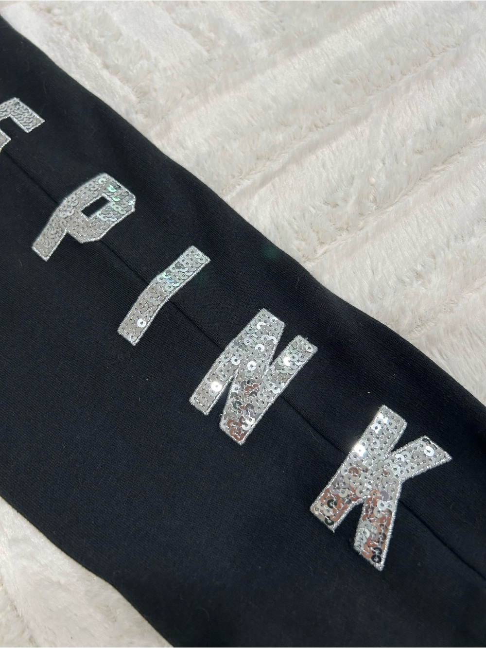 Victoria’s Secret’s Pink Silver Sequined Bling LOVE PINK Sweatpants NWOT - Picture 4 of 6